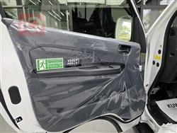 نيسان اورفان